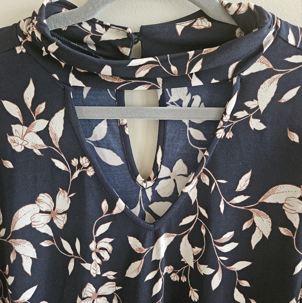 Torrid Black & Tan Floral Blouse - Picture 2 of 8